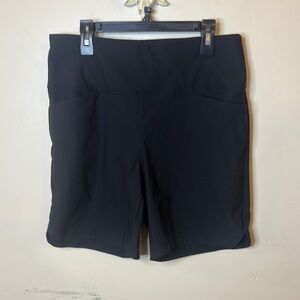 Lady Hagen Black Bermuda Shorts Classic Design